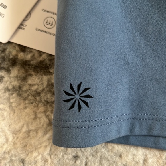 Athleta Elation V-Neck Crop - Picture 9 of 10